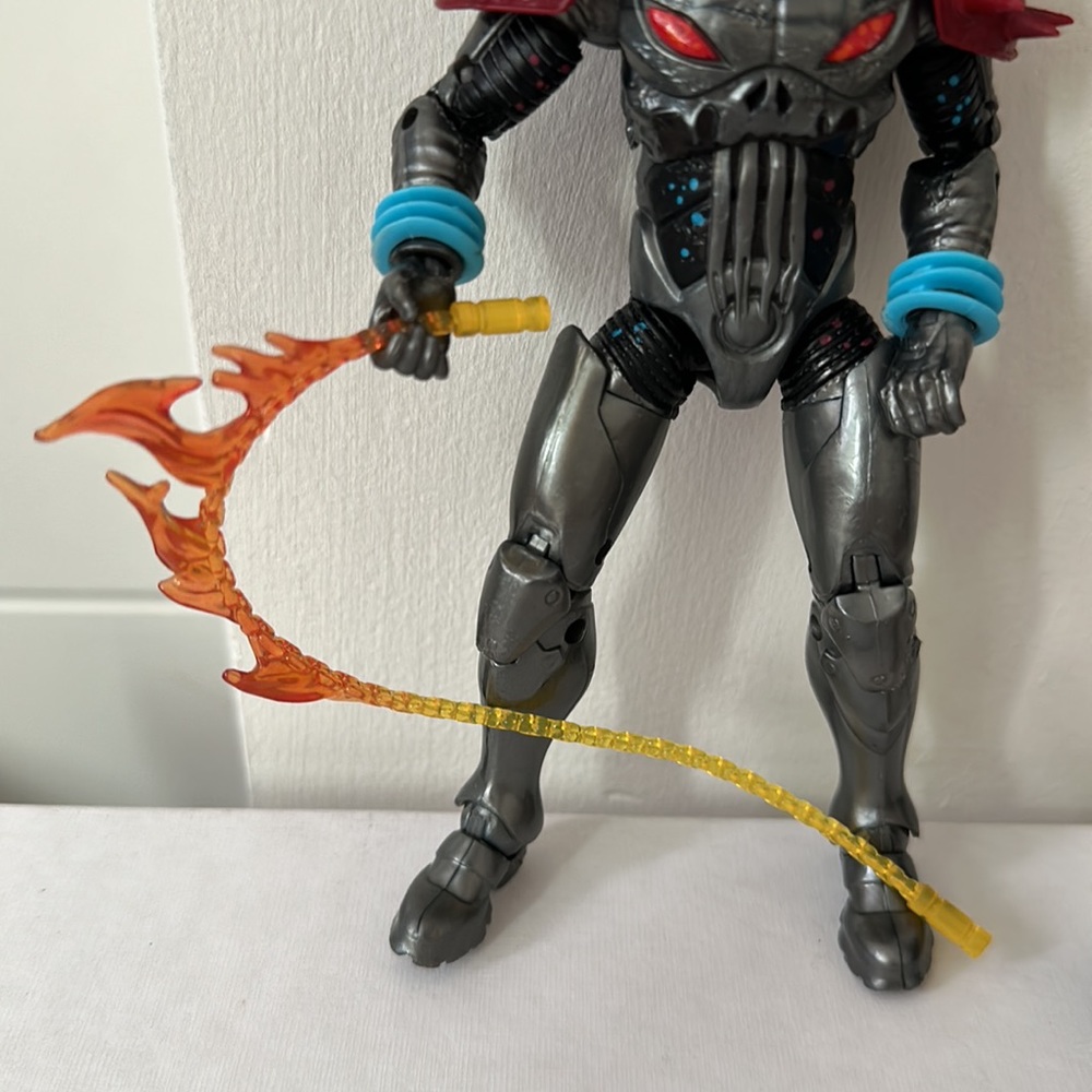 Action Figure - Picture 4 of 6
